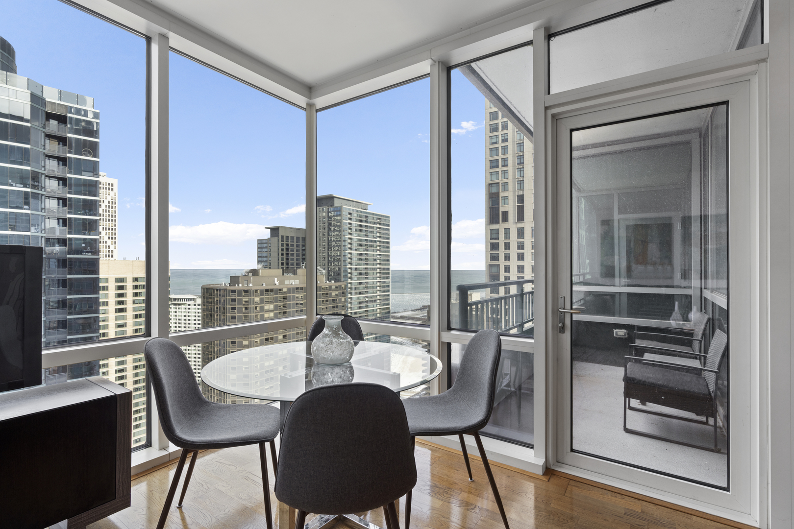 505 N MCCLURG Court 3801