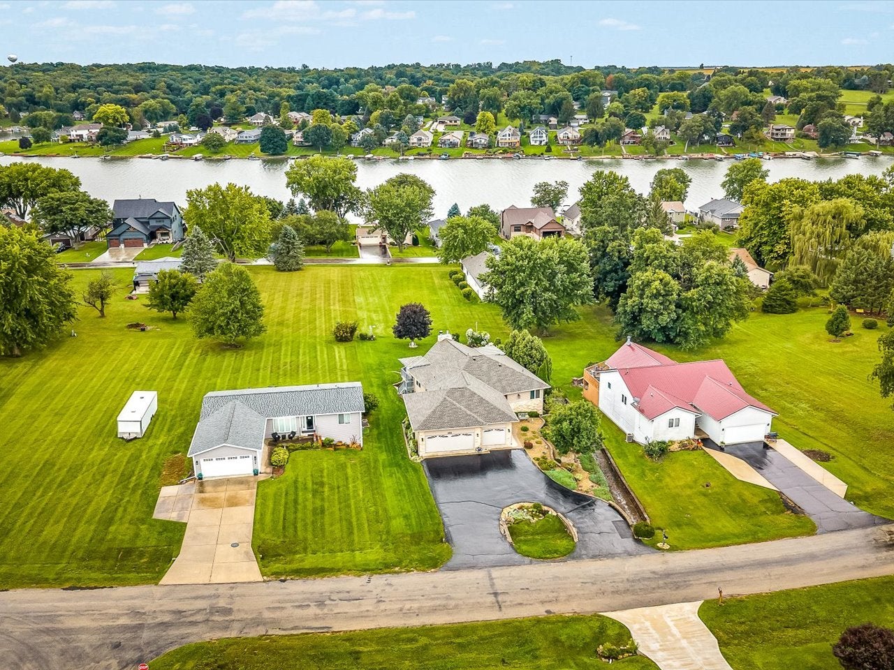 942 Lake Summerset Road