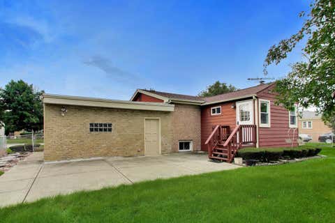 Tiny photo for 7338 Beckwith Road, Morton Grove, IL 60053 (MLS # 12737535)