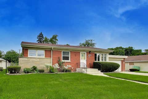Tiny photo for 7338 Beckwith Road, Morton Grove, IL 60053 (MLS # 12737535)