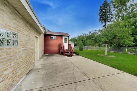 Tiny photo for 7338 Beckwith Road, Morton Grove, IL 60053 (MLS # 12737535)