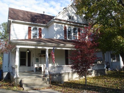 Photo of 1312 S Peoria Avenue, Dixon, IL 61021 (MLS # 12515517)