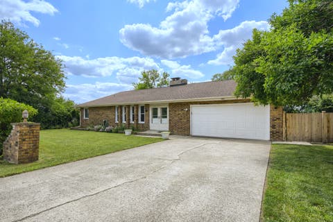 Tiny photo for 1701 Lynwood Lane, Crest Hill, IL 60403 (MLS # 12716209)