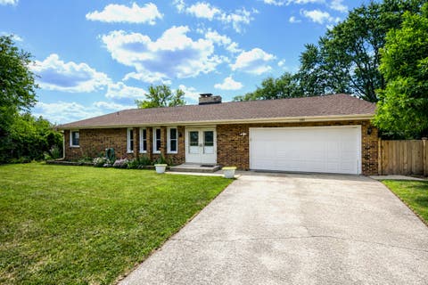 Photo of 1701 Lynwood Lane, Crest Hill, IL 60403 (MLS # 12716209)