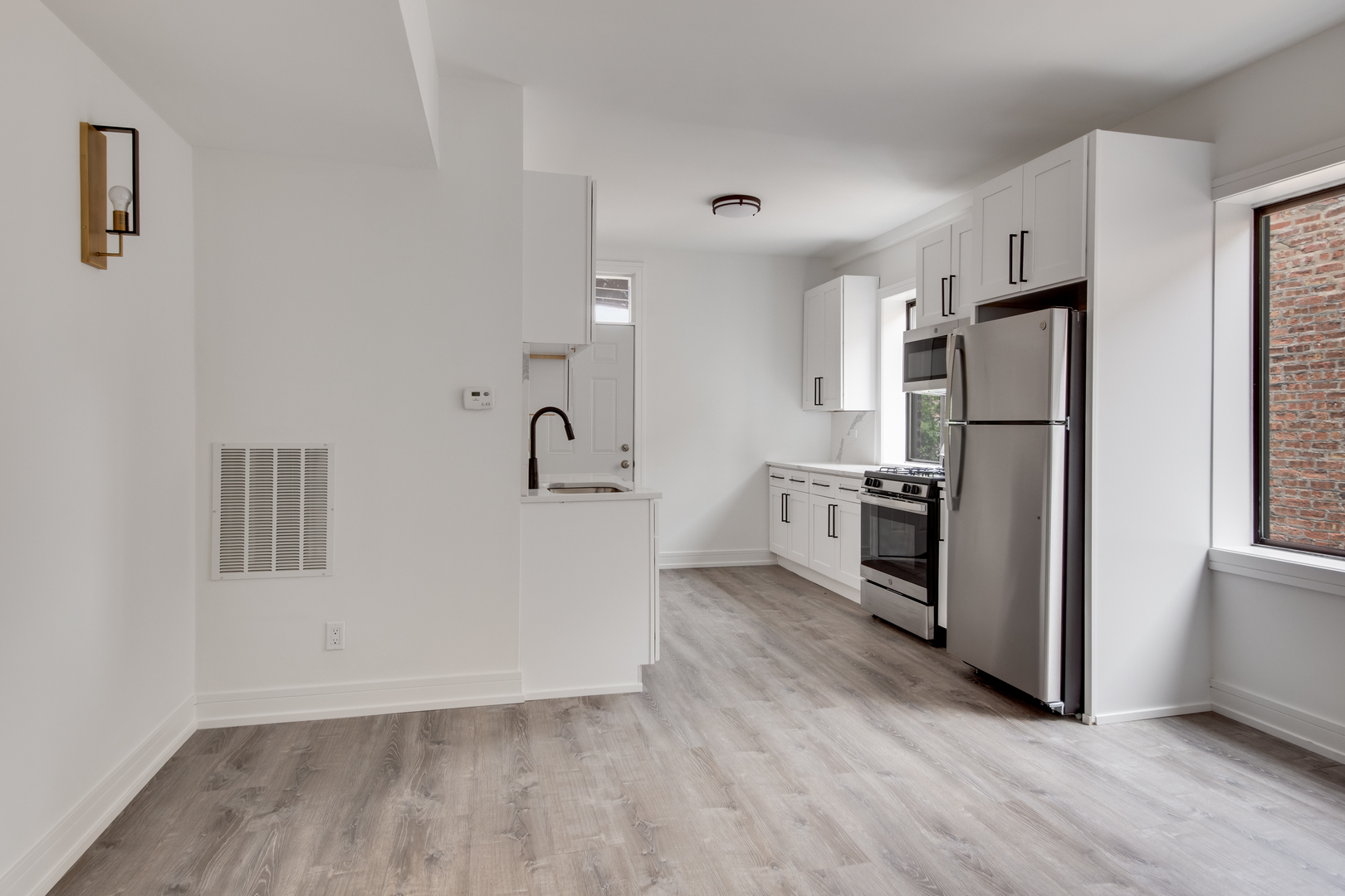 3056 W Cortland Street 102