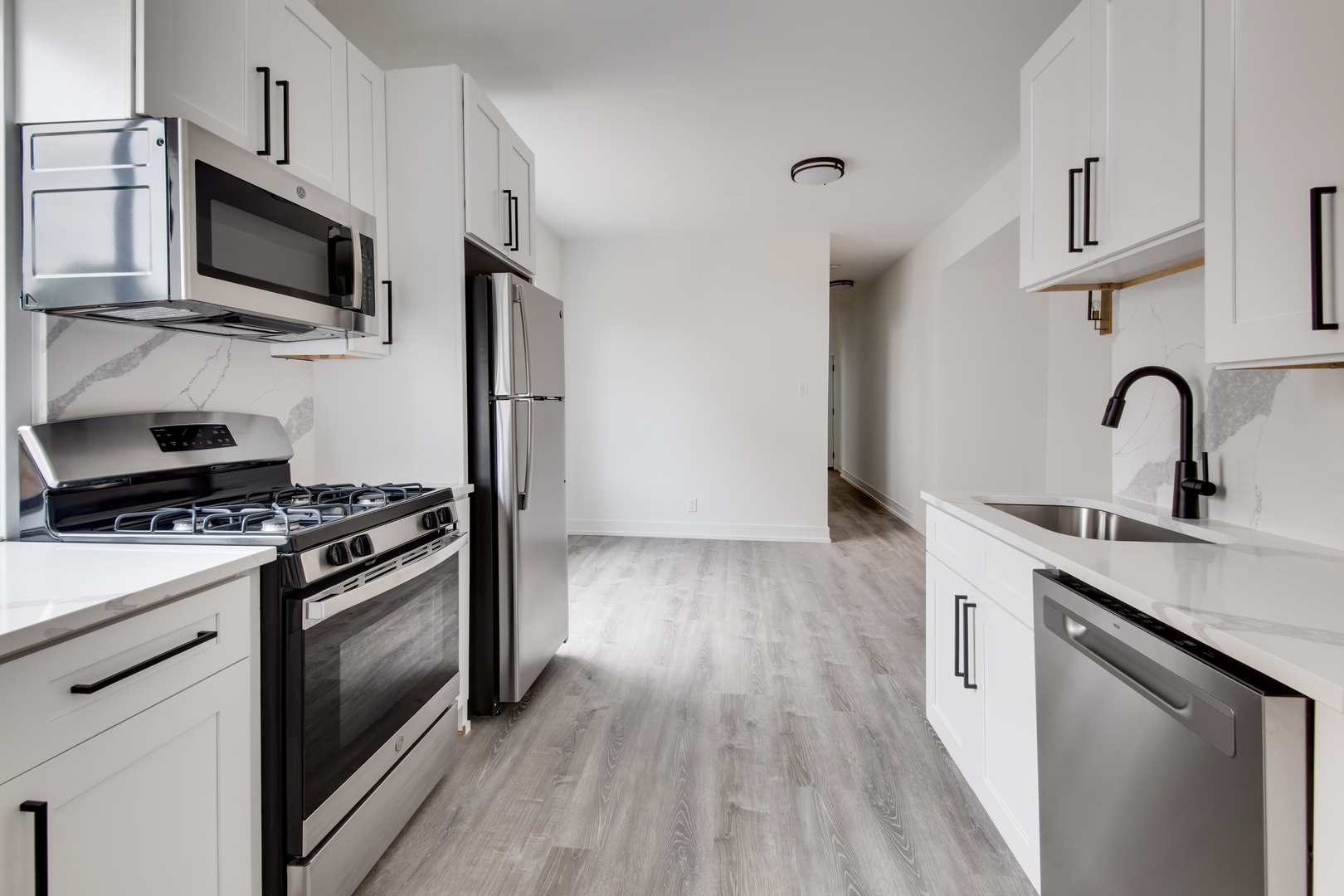 3056 W Cortland Street 102