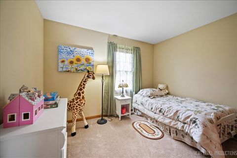 Tiny photo for 608 Spyglass Court, North Aurora, IL 60542 (MLS # 12520426)