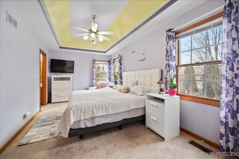 Tiny photo for 608 Spyglass Court, North Aurora, IL 60542 (MLS # 12520426)