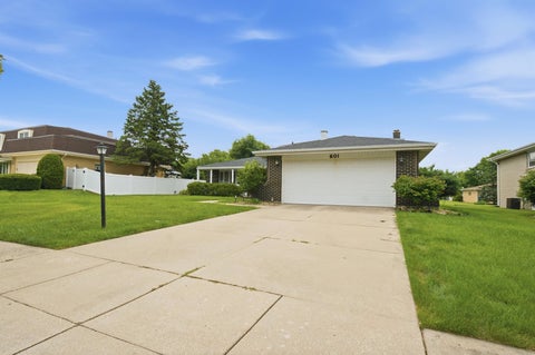 Tiny photo for 601 Honey Locust Lane, Darien, IL 60561 (MLS # 12711965)