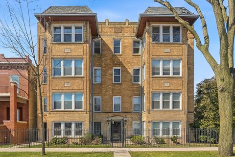 2452 N Lawndale Avenue G Chicago IL 60647