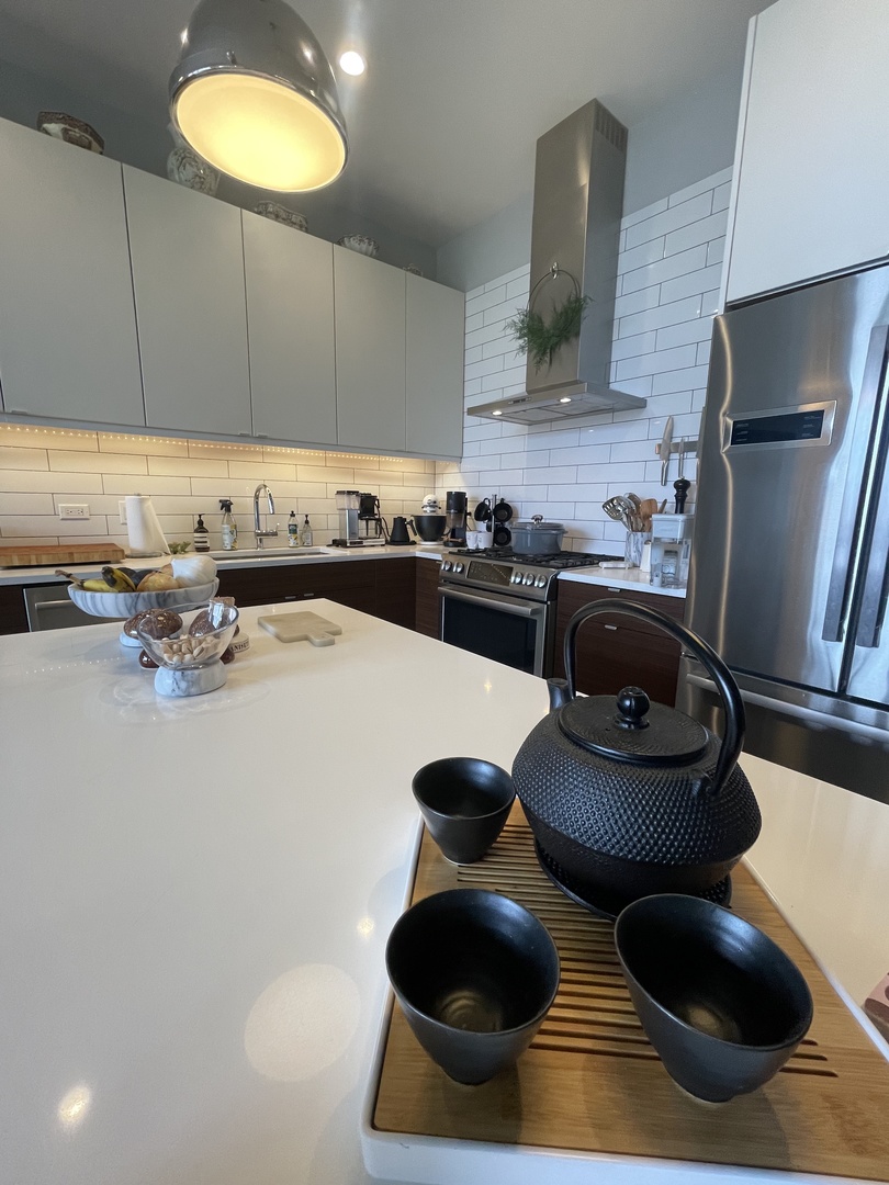 2848 N DAMEN Avenue 3