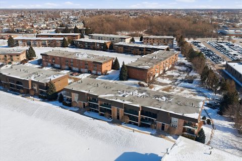 Tiny photo for 15722 Foxbend Court #2N, Orland Park, IL 60462 (MLS # 12558309)