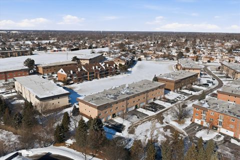 Tiny photo for 15722 Foxbend Court #2N, Orland Park, IL 60462 (MLS # 12558309)