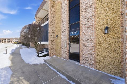 Tiny photo for 15722 Foxbend Court #2N, Orland Park, IL 60462 (MLS # 12558309)