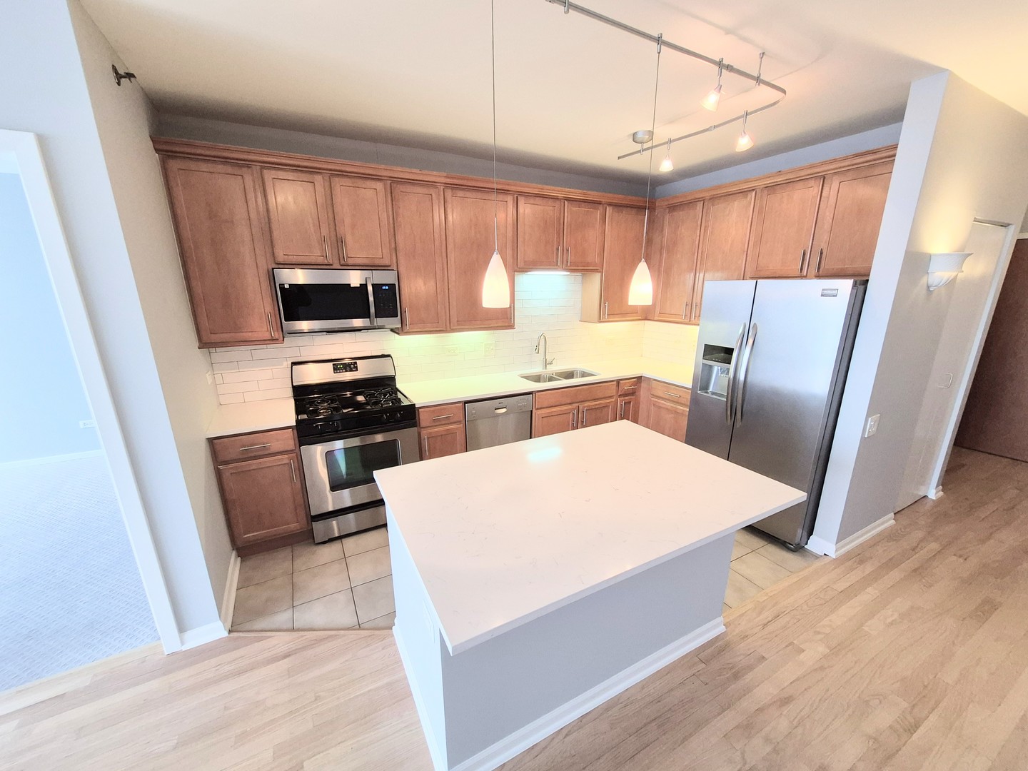 210 S DES PLAINES Street 707