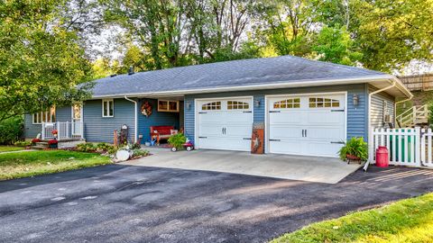 Photo of 709 S Park Street, Streator, IL 61364 (MLS # 12478036)