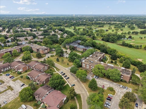 Tiny photo for 450 Raintree Court #2K, Glen Ellyn, IL 60137 (MLS # 12763378)