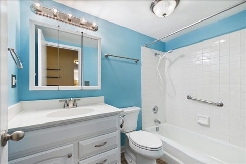Tiny photo for 450 Raintree Court #2K, Glen Ellyn, IL 60137 (MLS # 12763378)