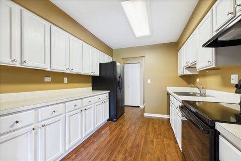 Tiny photo for 450 Raintree Court #2K, Glen Ellyn, IL 60137 (MLS # 12763378)