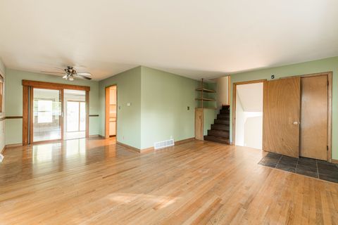 Tiny photo for 1206 University Drive, DeKalb, IL 60115 (MLS # 12528893)