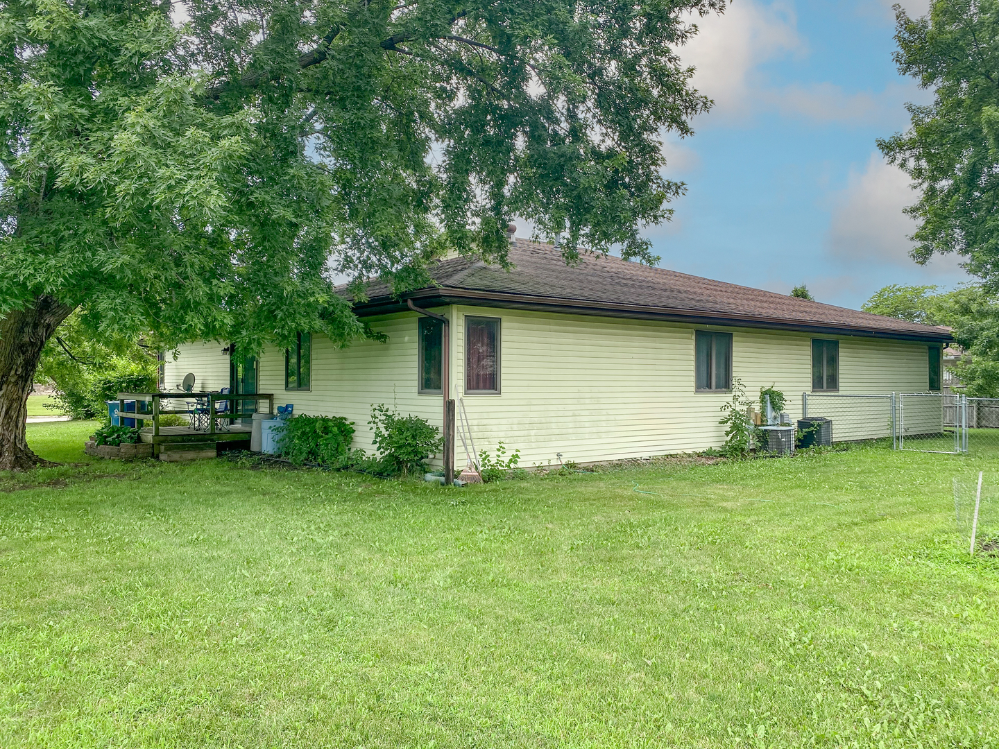602A N Illini Avenue