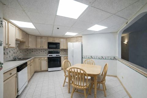 Tiny photo for 480 E Montrose Avenue #203, Wood Dale, IL 60191 (MLS # 12603279)