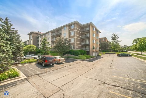 Tiny photo for 480 E Montrose Avenue #203, Wood Dale, IL 60191 (MLS # 12603279)