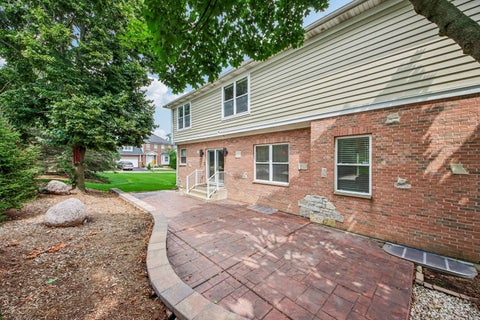 Tiny photo for 5 Park Place Circle, Hawthorn Woods, IL 60047 (MLS # 12734442)
