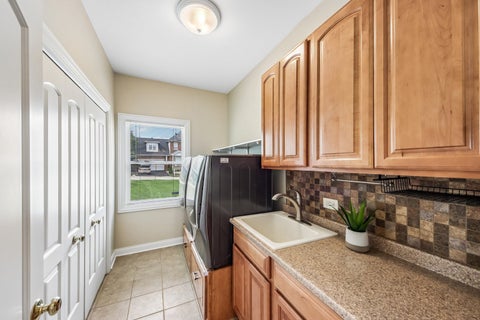 Tiny photo for 5 Park Place Circle, Hawthorn Woods, IL 60047 (MLS # 12734442)