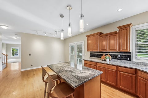 Tiny photo for 5 Park Place Circle, Hawthorn Woods, IL 60047 (MLS # 12734442)