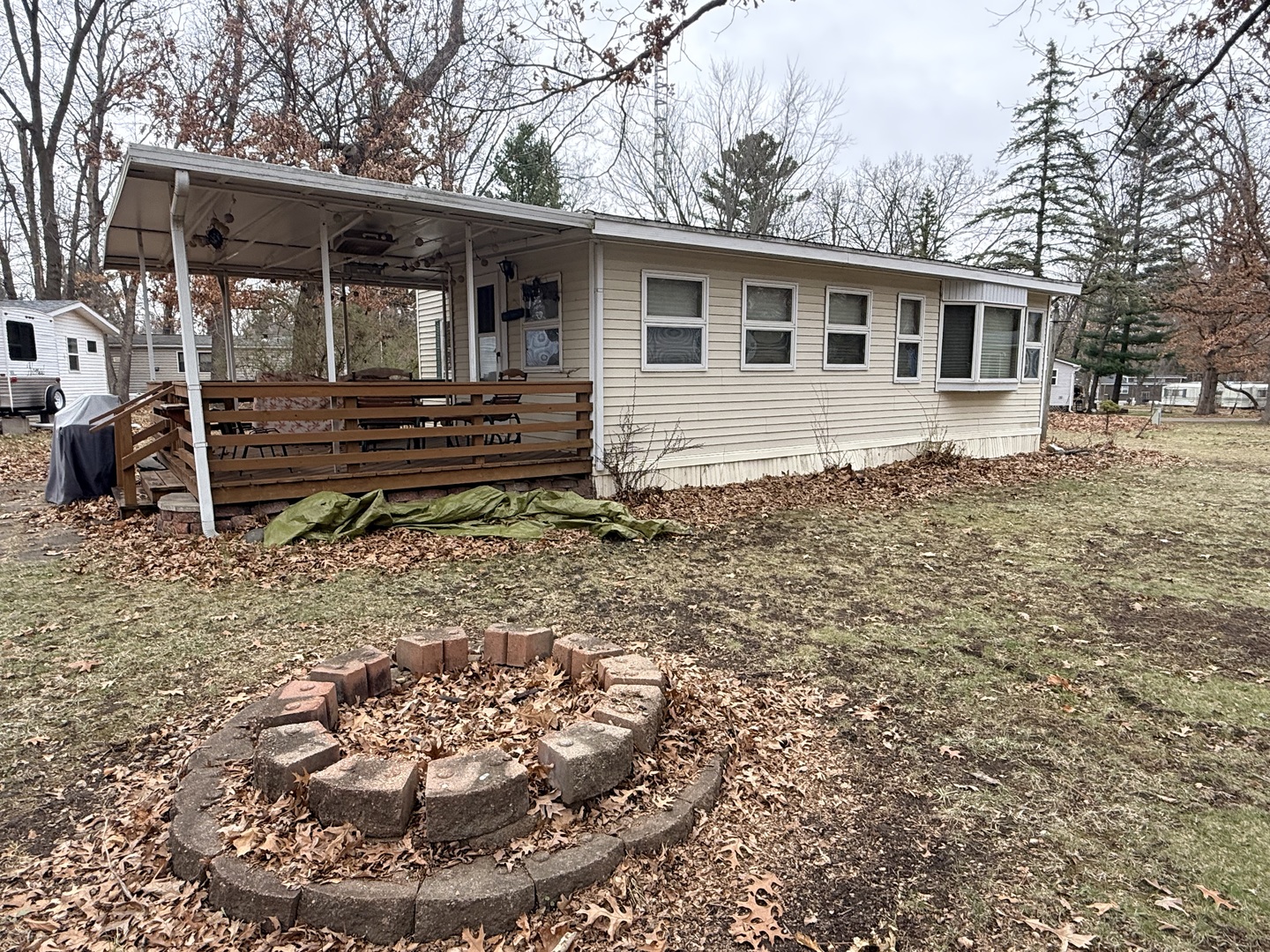 3-166 Woodhaven Lakes