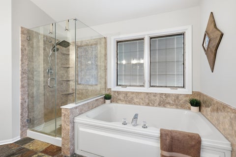 Tiny photo for 1 Fernwood Court, Algonquin, IL 60102 (MLS # 12787109)