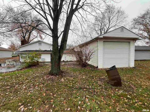 Tiny photo for 1006 N GARFIELD Street, Marion, IL 62959 (MLS # EB460539)