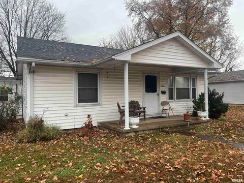Photo of 1006 N Garfield Street, Marion, IL 62959 (MLS # EB460539)