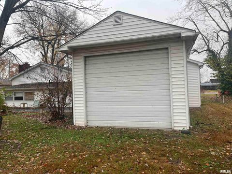 Tiny photo for 1006 N GARFIELD Street, Marion, IL 62959 (MLS # EB460539)