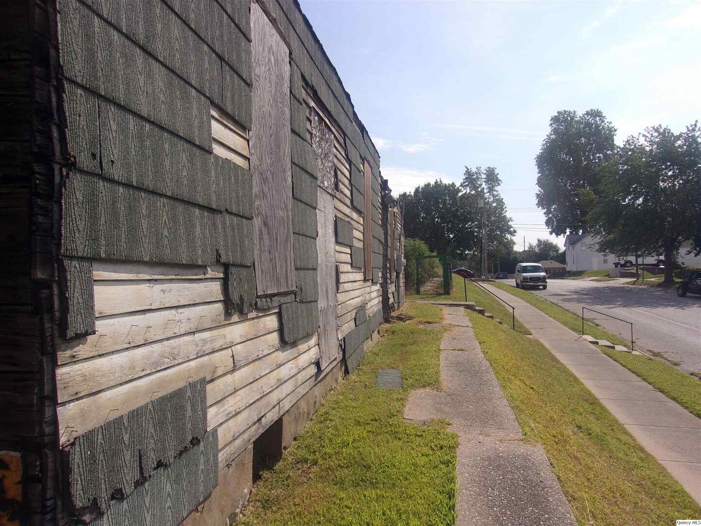 741 S 14th