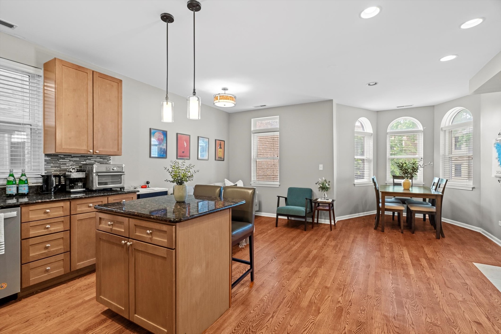 1955 W MELROSE Street 2