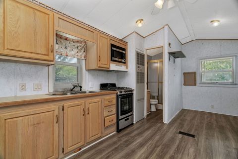 Tiny photo for 82 Dinosaur Road, Wilmington, IL 60481 (MLS # 12455621)