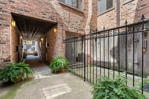 Tiny photo for 1848 N Hudson Avenue #G, Chicago, IL 60614 (MLS # 12479594)