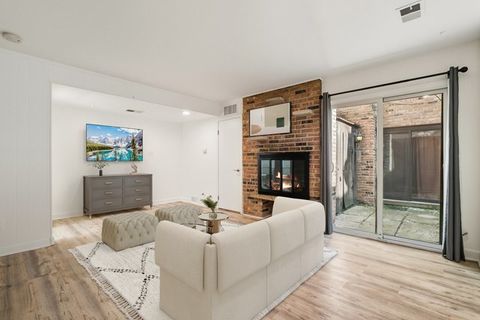 Tiny photo for 1848 N Hudson Avenue #G, Chicago, IL 60614 (MLS # 12479594)