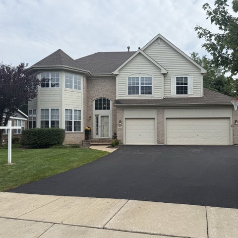 Photo of 573 Crooked Stick Court, Vernon Hills, IL 60061 (MLS # 12759477)