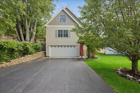 Photo of 901 Peter Street, McHenry, IL 60051 (MLS # 12673576)