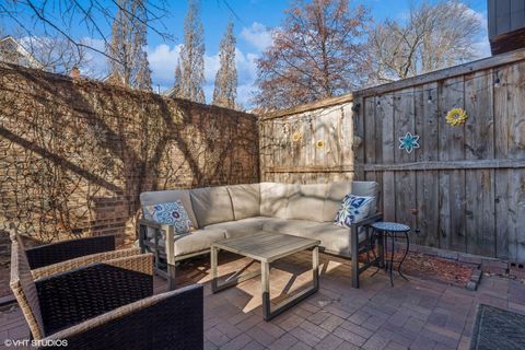 Tiny photo for 2701 N Racine Avenue #A, Chicago, IL 60614 (MLS # 12526178)