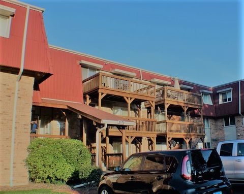 Photo of 1870 Tall Oaks Drive #2104, Aurora, IL 60505 (MLS # 12577816)