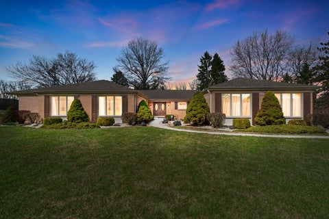 Tiny photo for 1449 S Shore Court, Barrington, IL 60010 (MLS # 12594386)