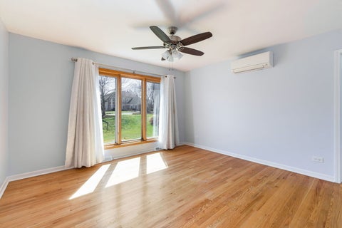 Tiny photo for 1449 S Shore Court, Barrington, IL 60010 (MLS # 12594386)