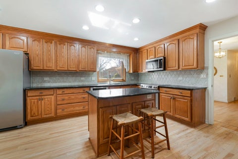 Tiny photo for 1449 S Shore Court, Barrington, IL 60010 (MLS # 12594386)