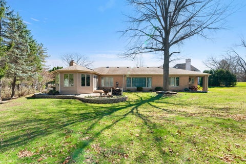 Tiny photo for 1449 S Shore Court, Barrington, IL 60010 (MLS # 12594386)