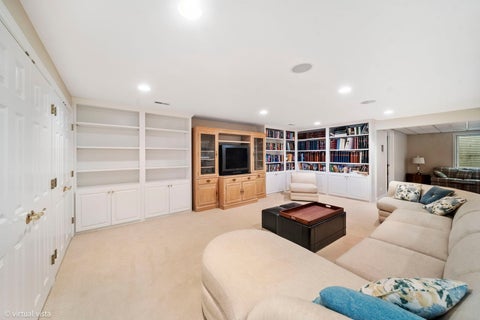 Tiny photo for 4 Denali Court, South Barrington, IL 60010 (MLS # 12751523)