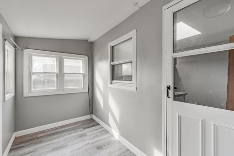 Tiny photo for 373 N Hemlock Avenue, Wood Dale, IL 60191 (MLS # 12500321)